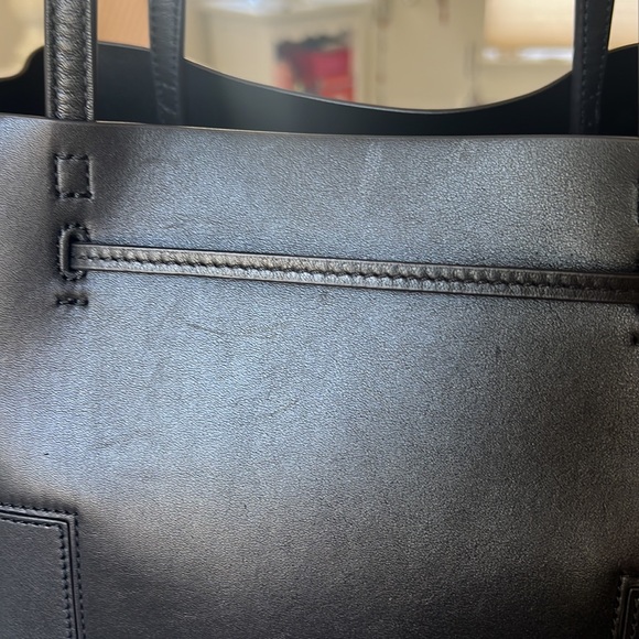 Tory Burch 'Block-T' Leather Drawstring in Black - Picture 6 of 9